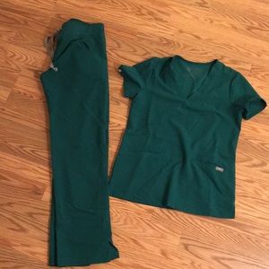 FIGS TOP AND BOTTOM SCRUBS